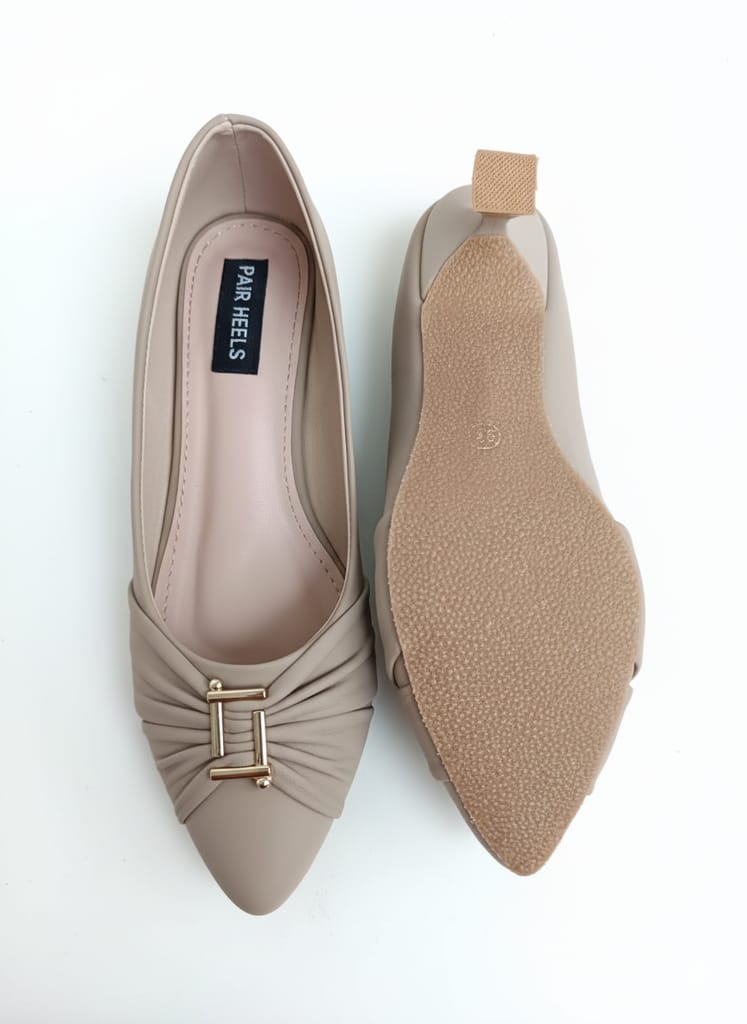 Kitten pump Heels by Pair Heels