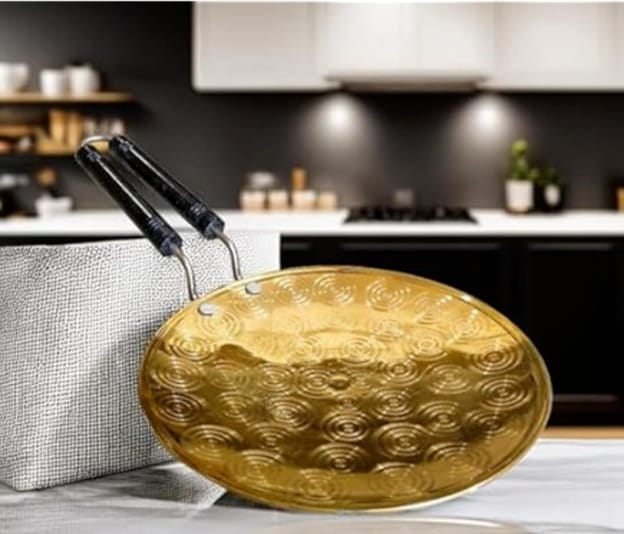 Mii Art Pure Brass Tawa Teflon Free Non-Toxic Tawa with PVC Handle for roti/paradha/dosa (size-9inch,Large) Pack of 1 pcs.