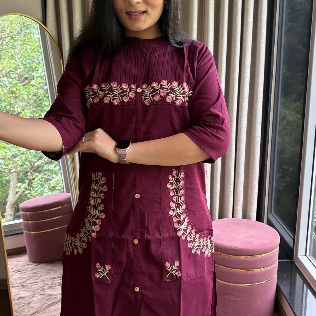 Women's Maroon Embroidered Cotton Blend Straight Kurti With Pant