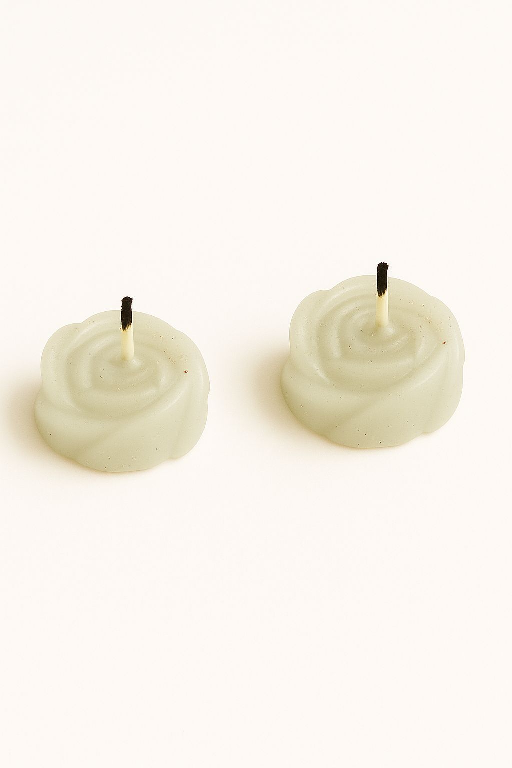 Set of 2 Elegant Light Green Rose Shaped Floating Candles