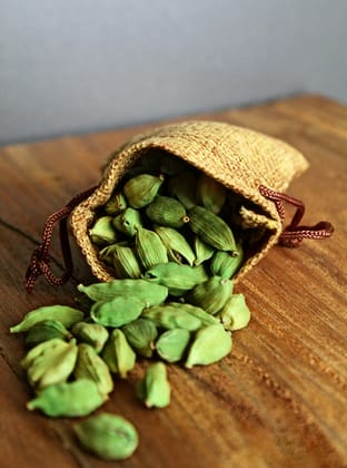 Premium Green Cardamom (Elachi) 50gm | High Aroma | Natural Whole Spices for Tea, Sweets & Cooking