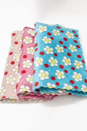 Soft Turkey Printed Kids Mini Towel – 10×10 cm Super Soft & Quick-Dry Face Wipe