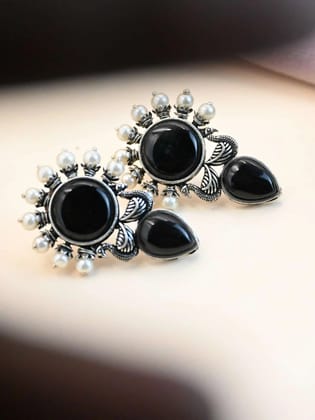 Antique Silver Monalisa Pearl Earrings for Navratri Festive Glam | Sarichka-Black
