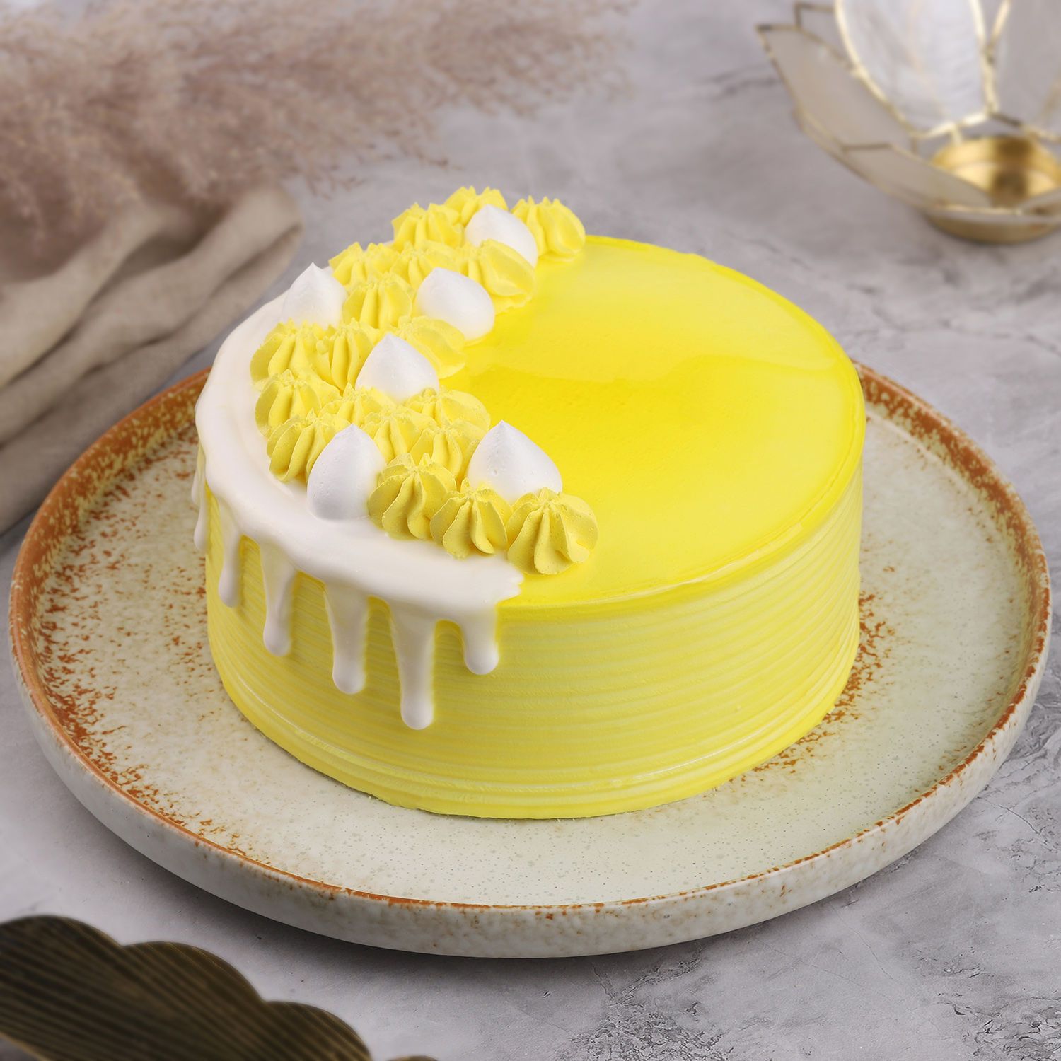 Pineapple Paradise Cream Cake Half Kg