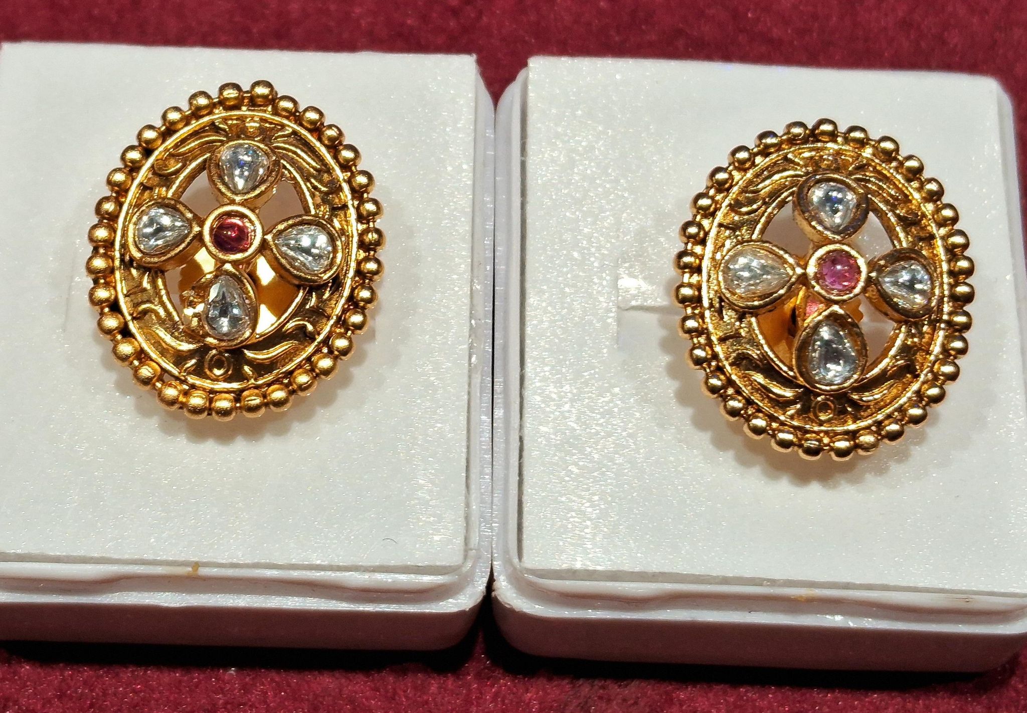 TOPS - STUDS