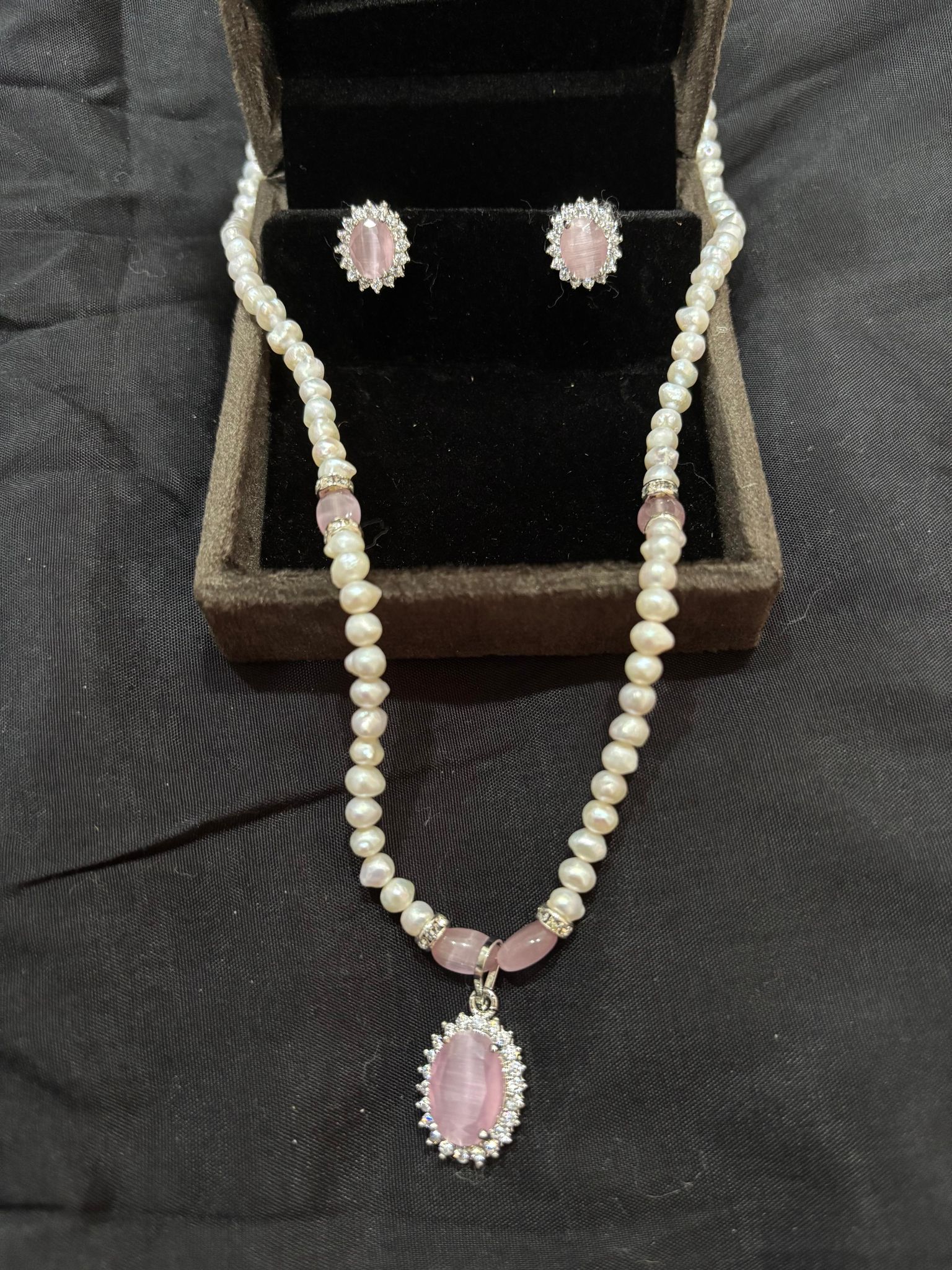 White Hyderabad Pearl Necklace Set with Rose Quartz Pendant