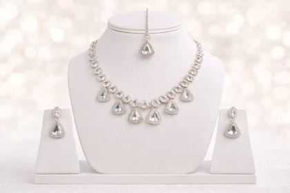 Elegant Crystal Teardrop Necklace Set with Earrings & Maang Tikka
