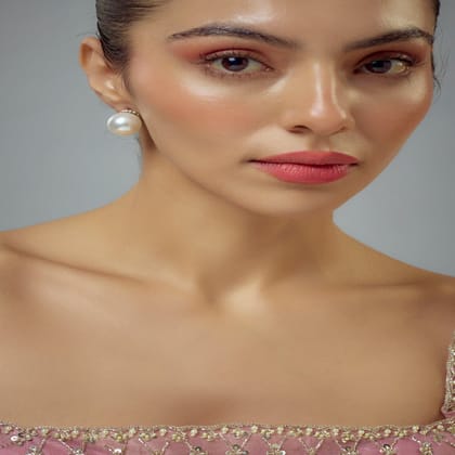 vivinia BY VIDHI MEHRA Florence White Pearl Womens Pair of Studs Earrings (Freesize) - VE936