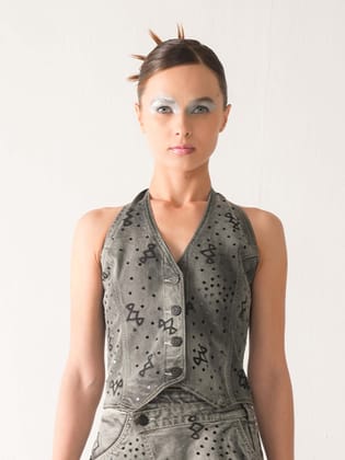 ACHROMIC  HALTER TOP-XS