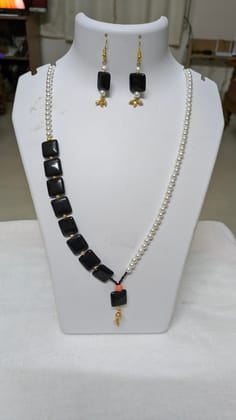 Elegant Black & White Beaded Necklace Set 