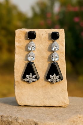 ✨Sliver Plated Black and White Stone Geomatric Earrings ✨