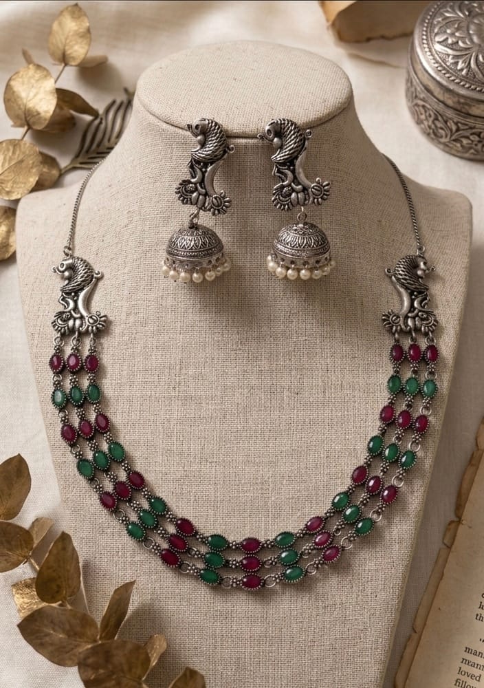 Glamvila Peacock Design Choker Set