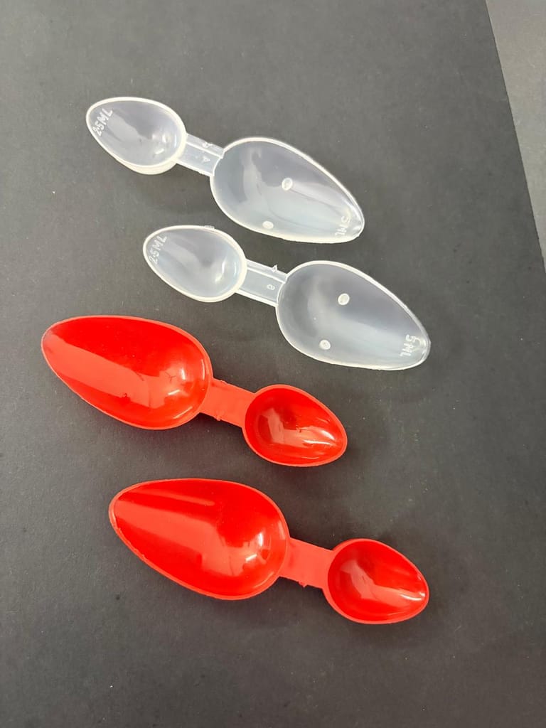 Double Sided Medicine Dosage Measuring Spoons 2.5ml and 5ml Set