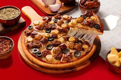 Chicken Maximus Pizza