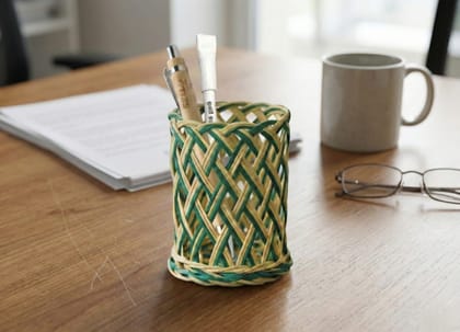 Palm pen stand