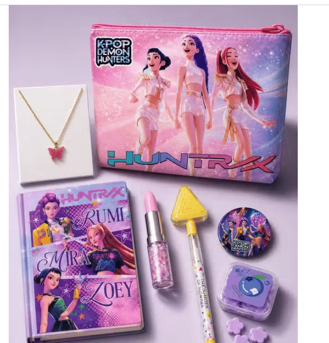 K-Pop Demon Hunters Huntrix Gift Combo – 7 Items in 1 Set for Girls with Pouch, Diary, Pen, Pencil, Badge, Soap Case & Butterfly Pendant