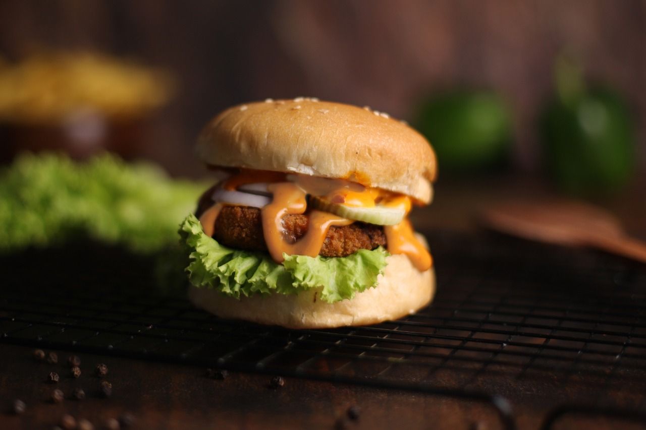 Crunchy paneer burger