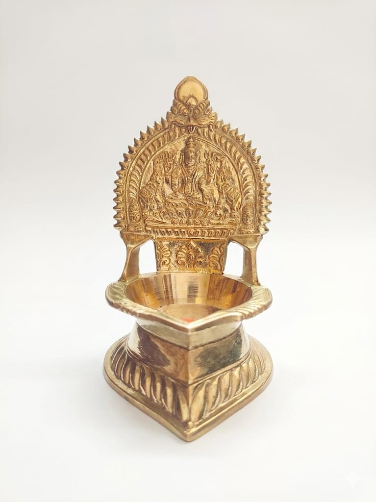 NAAYAGI® – Gajalakshmi Vilakku / Kamakshi Vilakku / Kamakshi Diya / Kamatchi Vilakku – Pure Brass-Made, 5.3 Inch Height