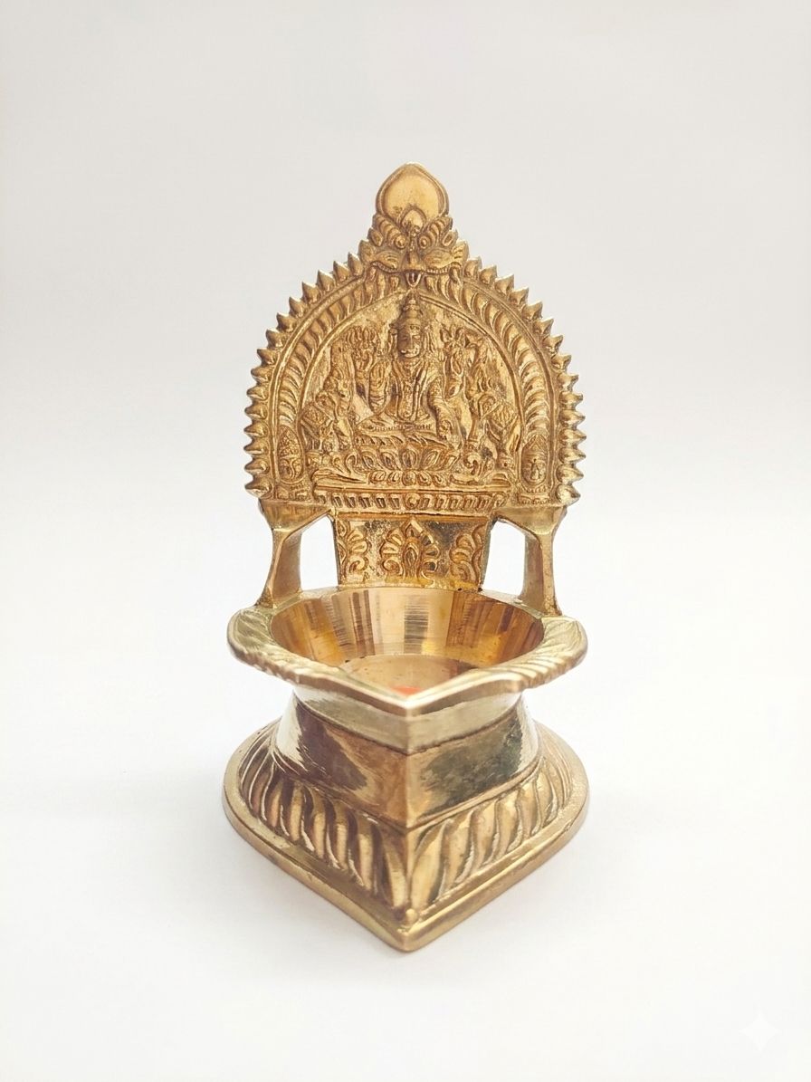 NAAYAGI® – Gajalakshmi Vilakku / Kamakshi Vilakku / Kamakshi Diya / Kamatchi Vilakku – Pure Brass-Made, 5.3 Inch Height