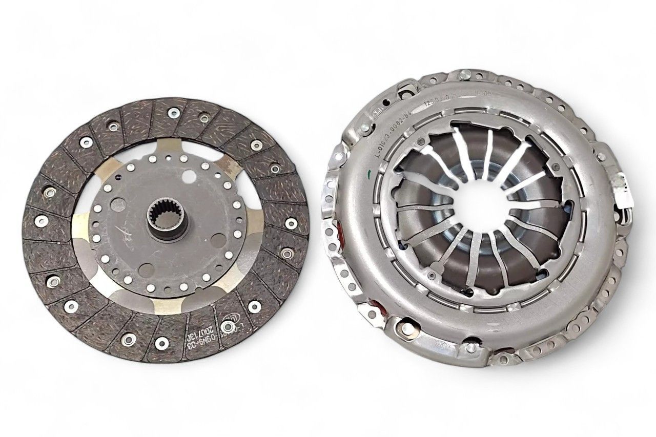 Luk Clutch Set (Disc+Pressure Plate) AV370920
