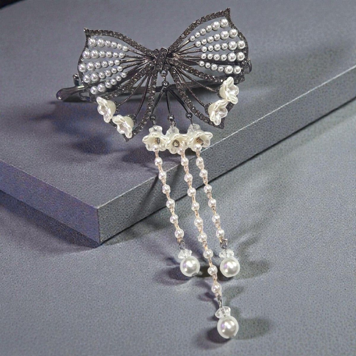 Elegant Pearl Bow Hair Claw Clip