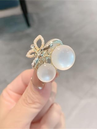 Elegant Pearl Butterfly Mini Hair Claw Clip Elegant Pearl Butterfly Mini Hair Claw Clip