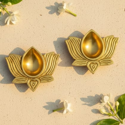 Sukh Sehaj Kamal Diya Set of 2 diyas, (2 Lotus Brass diyas), Handcrafted, Antique Yellow Finish, 1.8 Inch Wide, Oil Lamp Home Decor, Pooja Ritual and Gifting