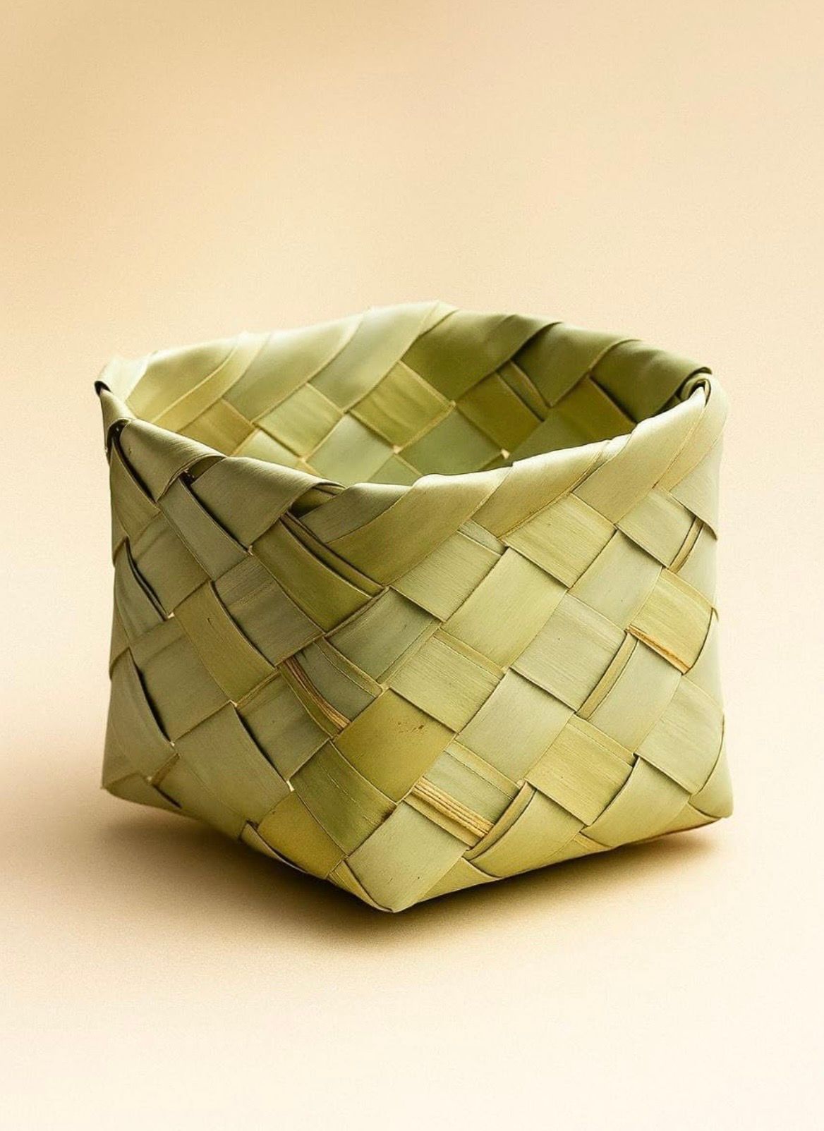 Handmade Natural Palm Leaf Mittai Petti, Traditional Sweet & Dry Fruit Gift Box with Lid, Sustainable Wedding Return Gift Container, Eco-Friendly Storage Basket