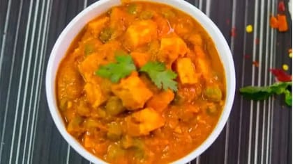 Matar Paneer
