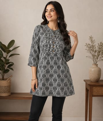 Glamvila Charcoal Charm Kurti