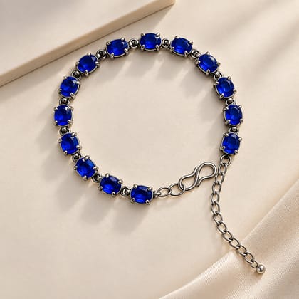 Womenโs Blue Beaded Chain Bracelet Womenโs Blue Beaded Chain Bracelet