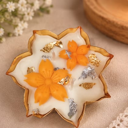 Urli Lotus Candle 