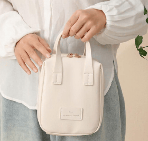 ELEGANT PUFFER WITH COMPARTMENTS COSMETIC BAG