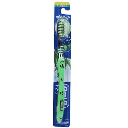 Oral-B 123 With Neem Extract Medium Toothbrush, 1 Pc