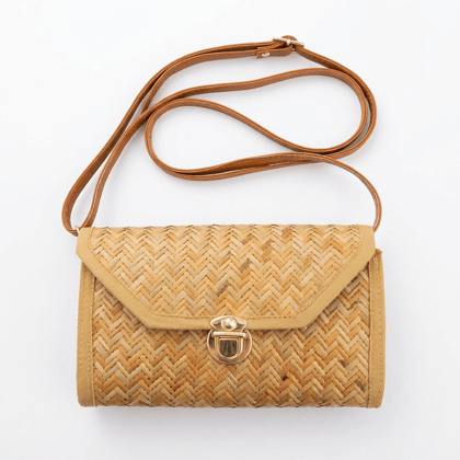 Handwoven Straw Clutch Shoulder Bag with Clasp Handwoven Straw Clutch Shoulder Bag with Clasp