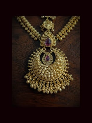 Leaf cluster chandbali design center with ruby stone ghunghru hanging maangtika