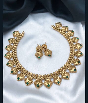 ROFARWORD Gold Brass Necklace Set ( Pack of 1 )