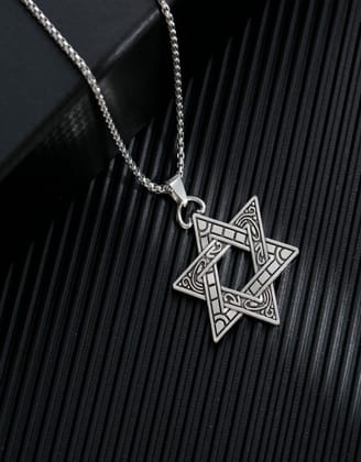 Mighty Star Pendant-With Box Chain / Silver