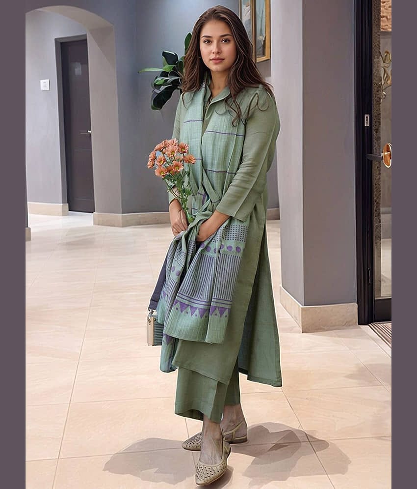 Lee Moda Women Rayon Solid A-line Kurti With Pants ( Green )
