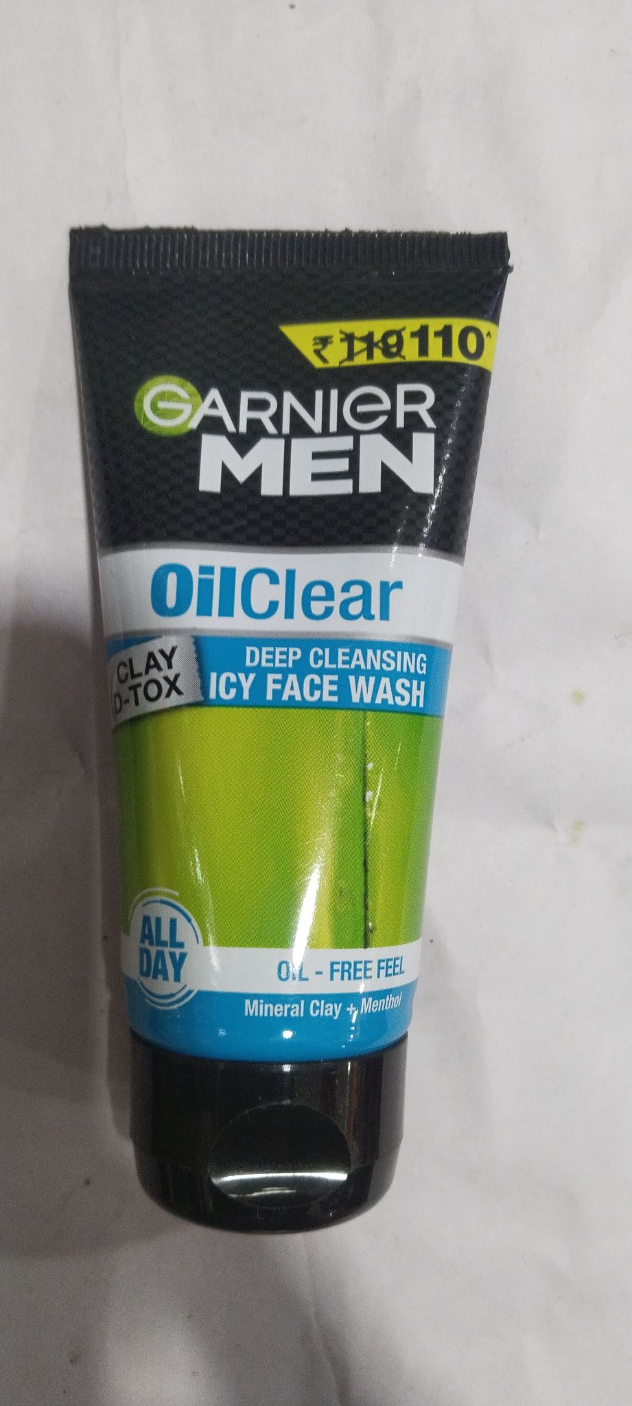 Garnier Men Oilclear  deep cleansing facewash 