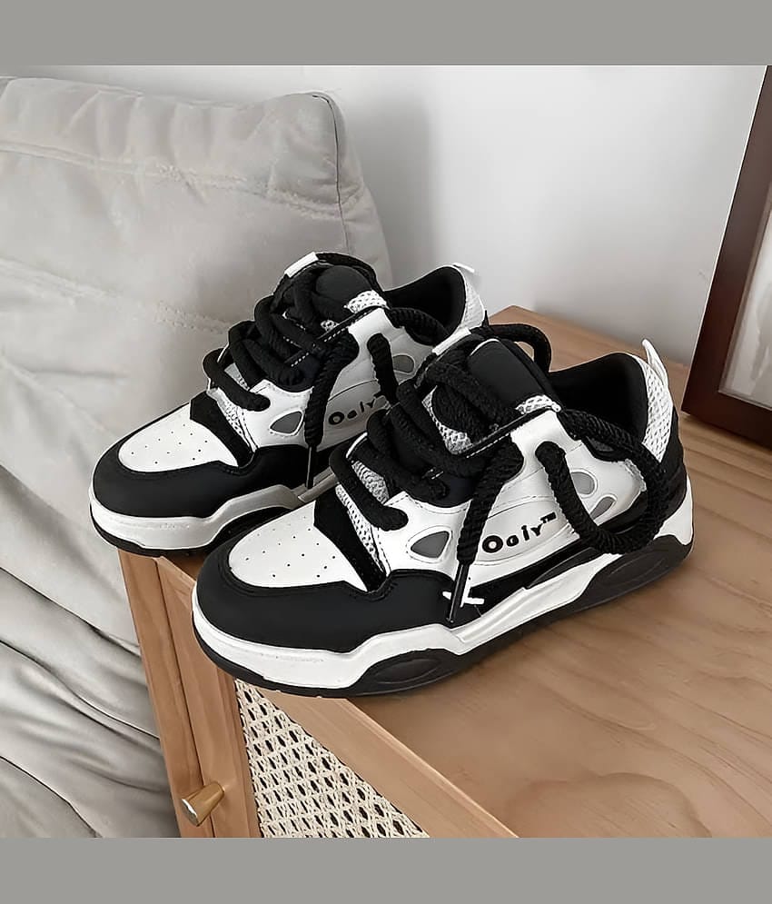 PM Traders Ogiy Retro shoes For Men White Men's Sneakers