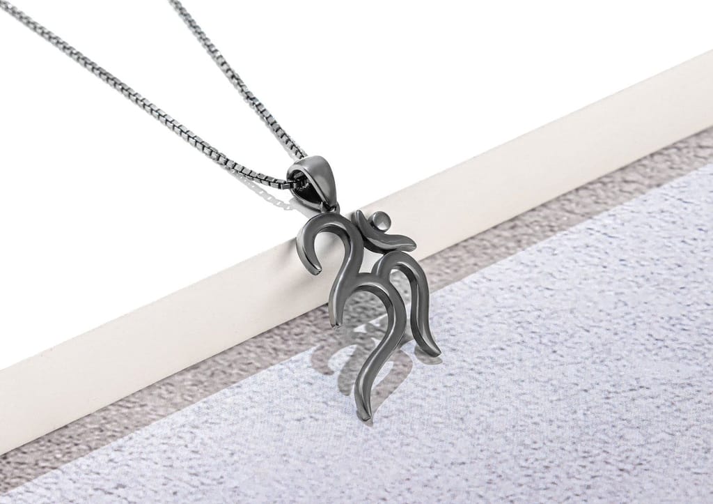 Classic Om Pendant
