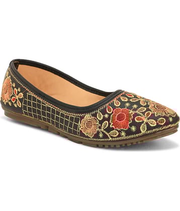 Apratim Black Women's Mojaris