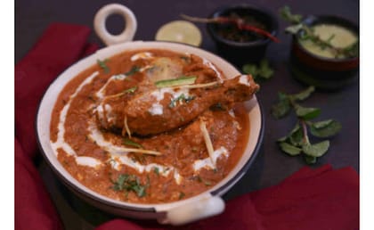 Kaarobaari Chicken Masala (Medium Spicy)