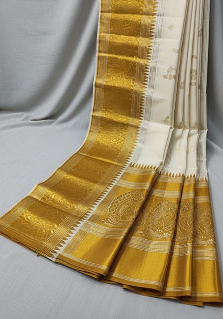 Kasavu Saree