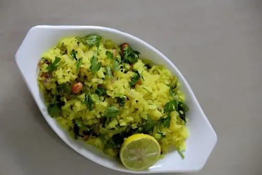 Veg Spicy Poha With Adrak Tea