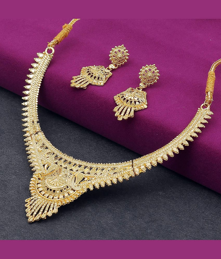 Sukkhi Alloy Golden Traditional Necklaces Set Choker