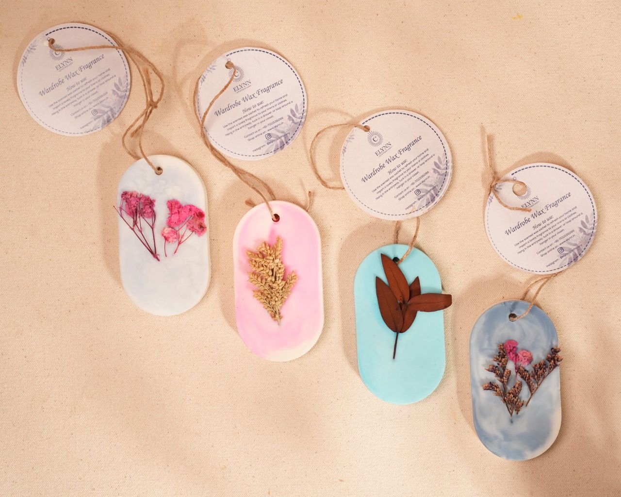 Elynn Apothecary Mahogany Wood Scenting Soy Wax Tablet (Pack of 1) | Fresh & Woody Notes with Dried Botanicals | Wardrobe & Closet Freshener