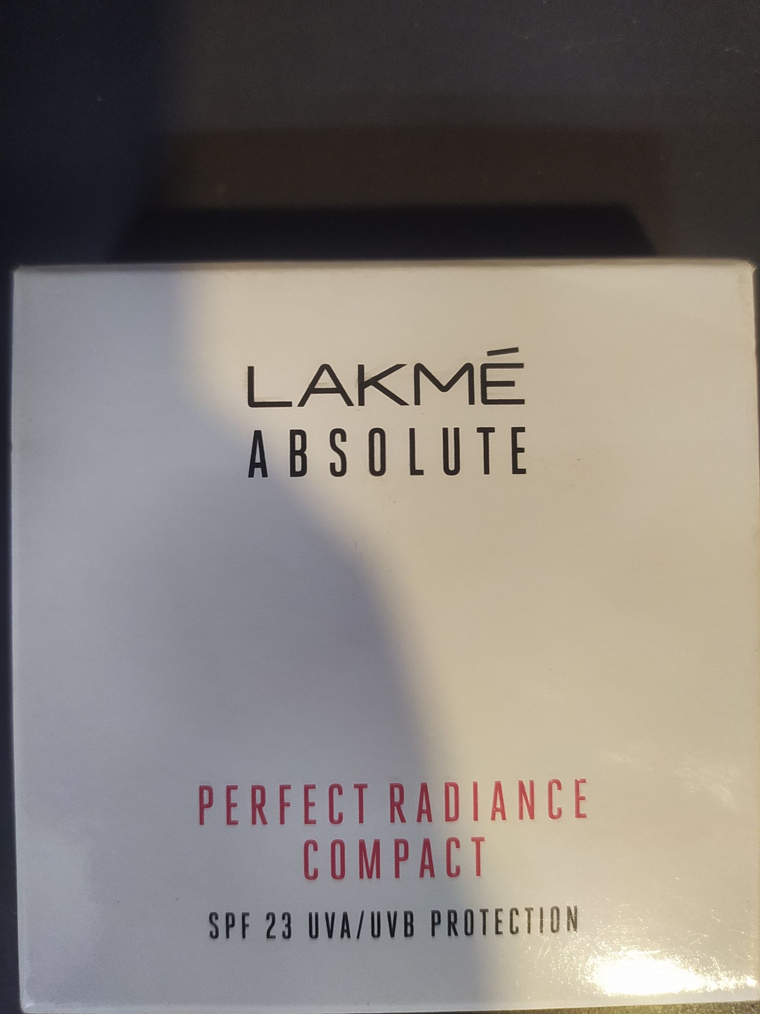 Lakme golden ssnd Absolute Perfect radiance Compact Spf 23 uva/uvb protection 