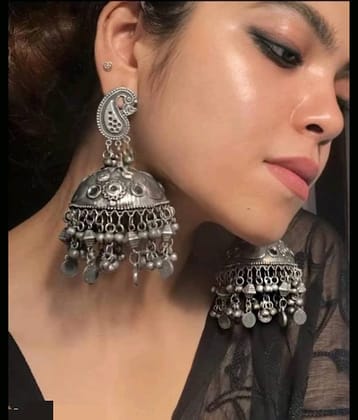 Samridhi DC Silver Jhumki Earrings ( Pack of 1 )